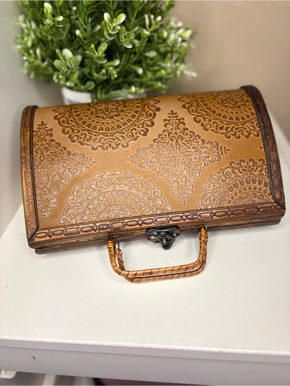 Vintage Boho Wooden Box Purse Tooled Faux Leather Cigar Box Style Bag - Picture 5 of 13